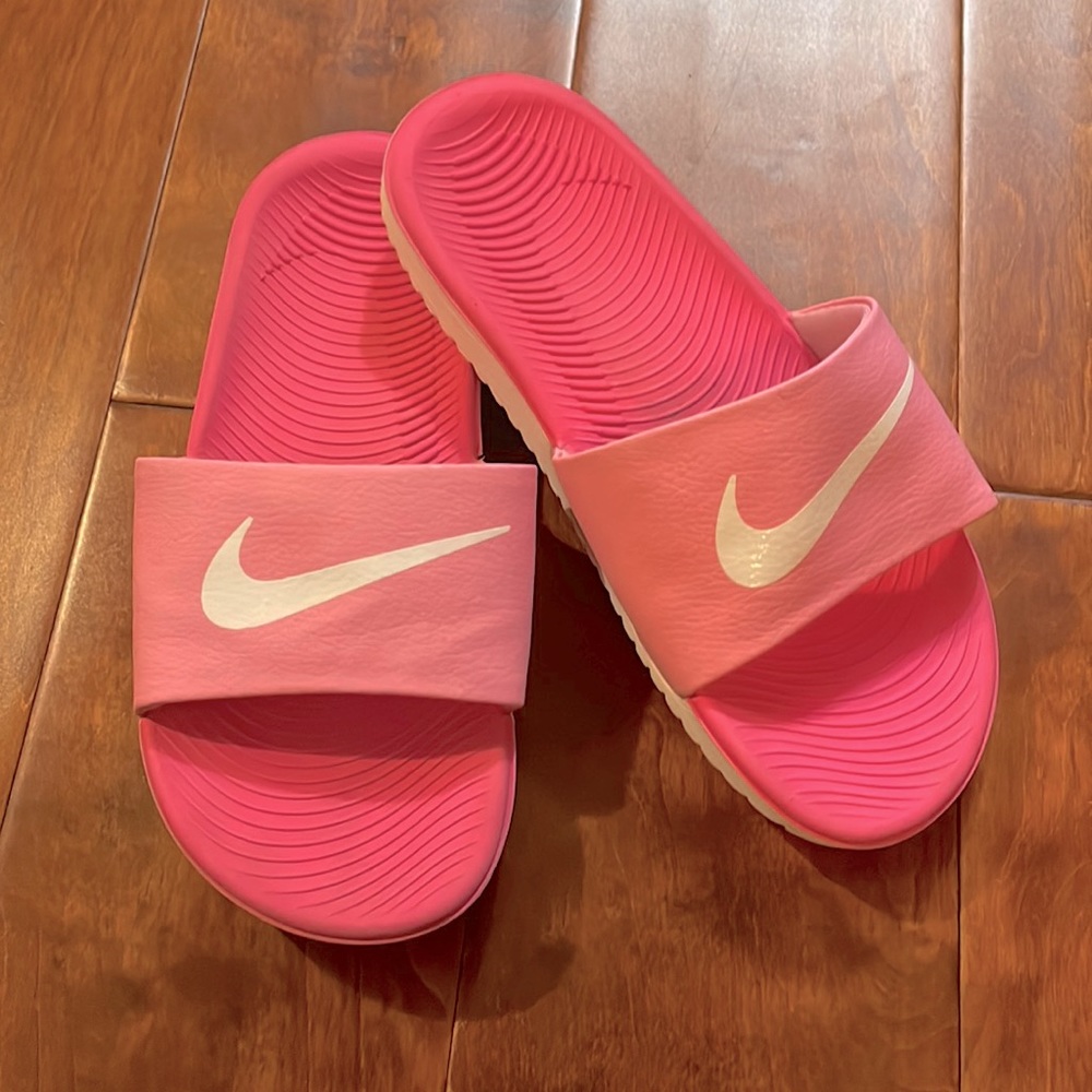 Nike girls slides